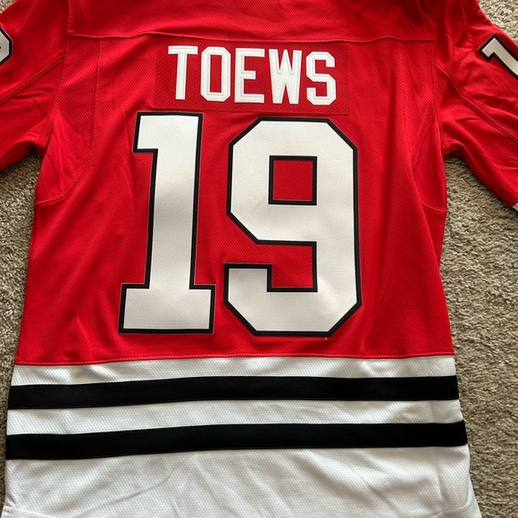 Chicago Blackhawks Toews jersey sz:XS *brand new with tags price negotiable - Picture 7 of 9